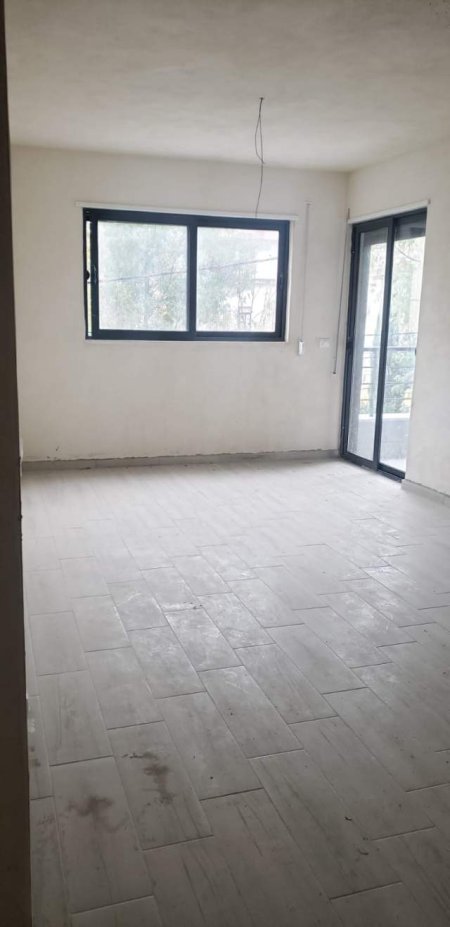 Tirane, jepet me qera ambjent biznesi Kati 2, 120 m² 1.800 Euro