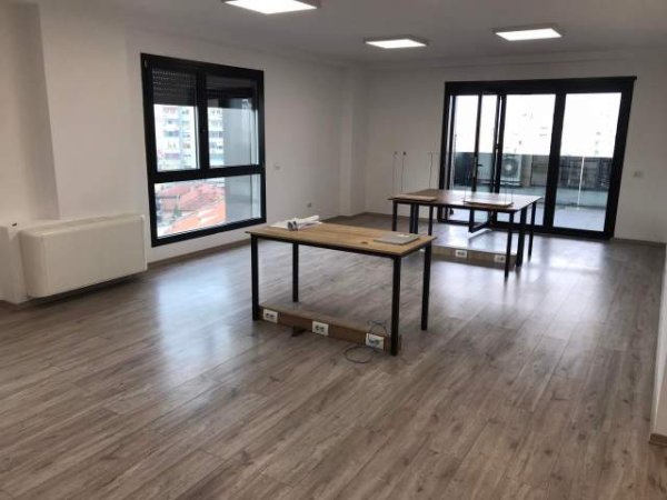Tirane, jap me qera apartament 3+1+A+BLK Kati 6, 197 m² 1.700 Euro (Sulejman Delvina)