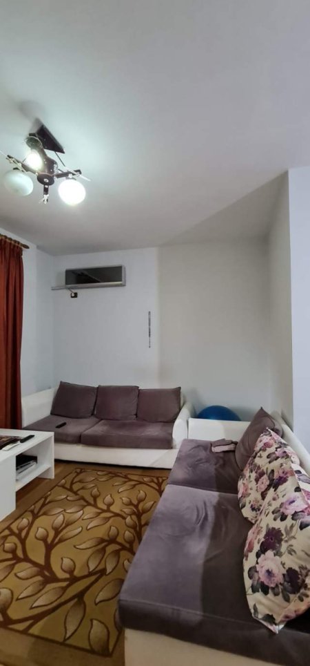 Tirane, jepet me qera apartament 2+1+BLK Kati 6, 92 m² 500 Euro (Komuna e Parisit)