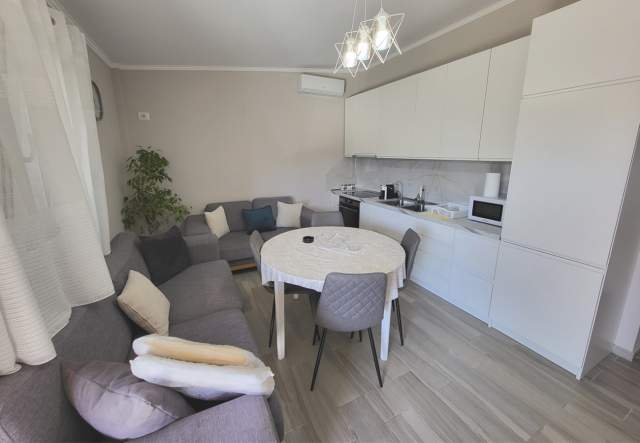 Tirane, jepet me qera apartament 90 m² 800 Euro