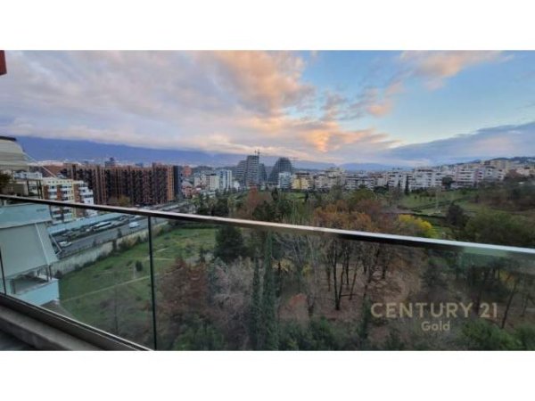 Tirane, jap me qera apartament 3+1+BLK Kati 8, 165 m² 1.200 Euro (kopshti botanik)