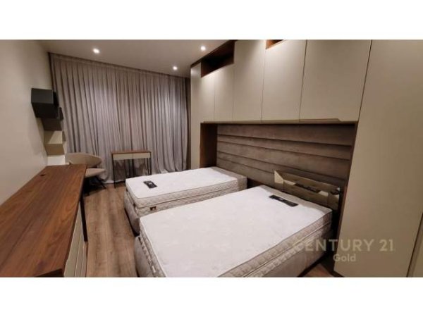 Tirane, jap me qera apartament 3+1+BLK Kati 8, 165 m² 1.200 Euro (kopshti botanik)
