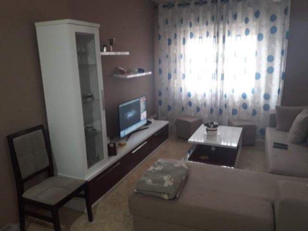 Tirane, jepet me qera apartament 2+1+BLK Kati 6, 120 m² 600 Euro (tish dahija)