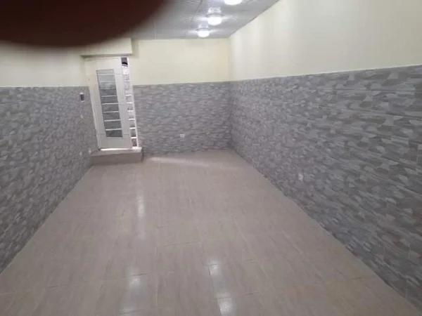 Tirane, shitet dyqan , 65.000 Euro