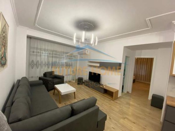 Tirane, jap me qera apartament 2+1 Kati 3, 130 m² 600 Euro (Kopshti Zoologjik)