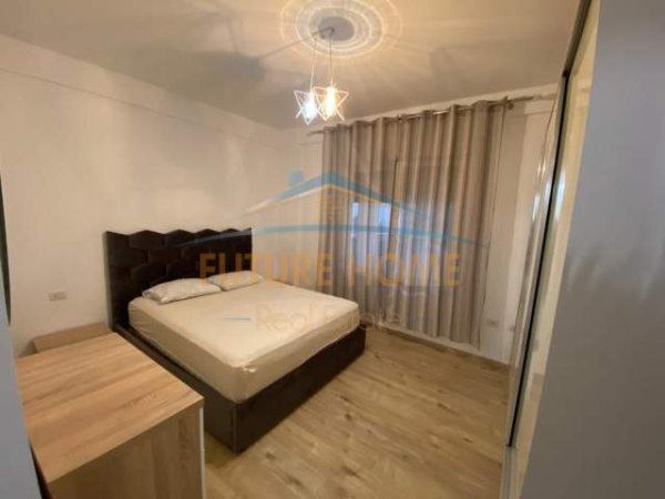 Tirane, jap me qera apartament 2+1 Kati 3, 130 m² 600 Euro (Kopshti Zoologjik)