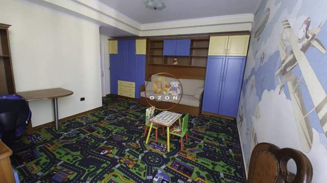 Tirane, jap me qera apartament 3+1+BLK Kati 8, 156 m² 700 Euro (Ish Ekspozita)