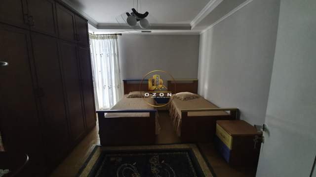 Tirane, jap me qera apartament 3+1+BLK Kati 8, 156 m² 700 Euro (Ish Ekspozita)
