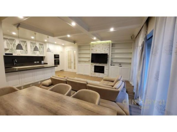 Tirane, jap me qera apartament 3+1+BLK Kati 8, 165 m² 1.200 Euro (kopshti botanik)