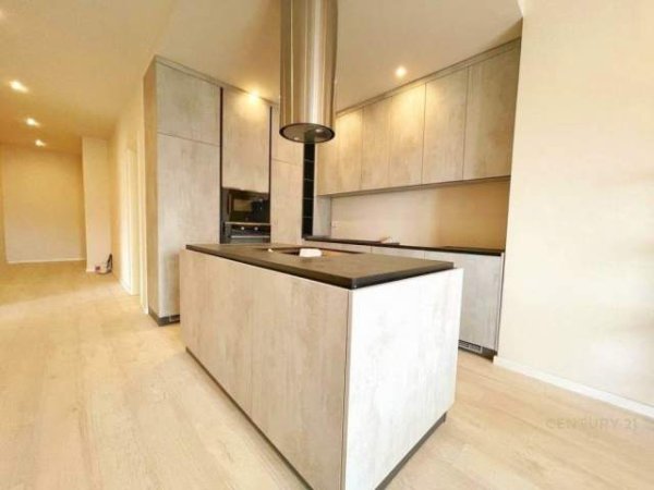 Tirane, shes apartament 3+1+A+BLK Kati 4, 160 m² 270.000 Euro (ATSH)