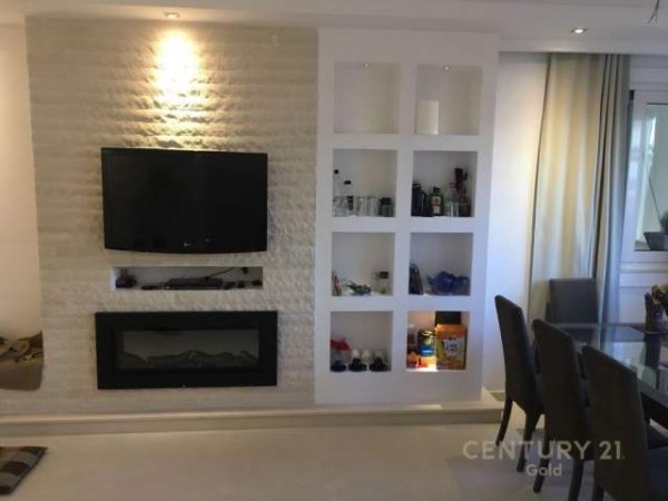 Tirane, shes apartament 3+1+BLK Kati 8, 138 m² 270.000 Euro (Rruga e Barrikadave)