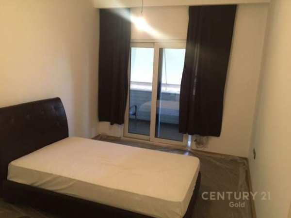 Tirane, shes apartament 3+1+BLK Kati 8, 138 m² 270.000 Euro (Rruga e Barrikadave)