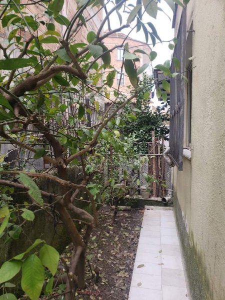 Tirane, shes apartament Kati 1, 133 m² 120.000 Euro (Rruga e Kavajes)