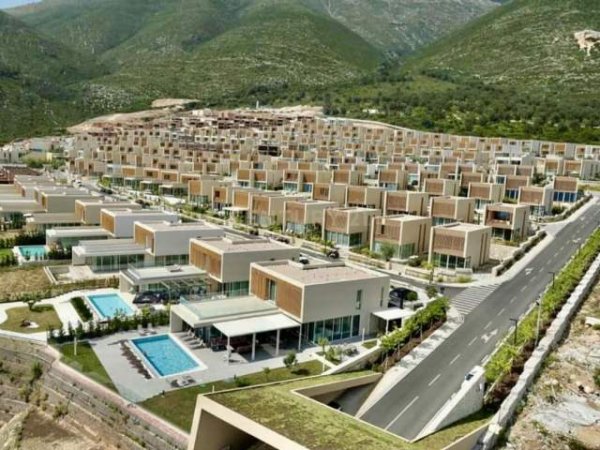 Vlore, shitet apartament 2+1+A+BLK Kati 1, 211 m² 410.000 Euro (Green Coast, Palase)