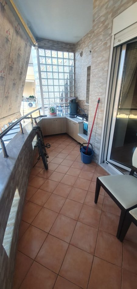 Tirane, jap me qera apartament 2+1+BLK Kati 3, 110 m² 500 Euro (kopshti zologjik)