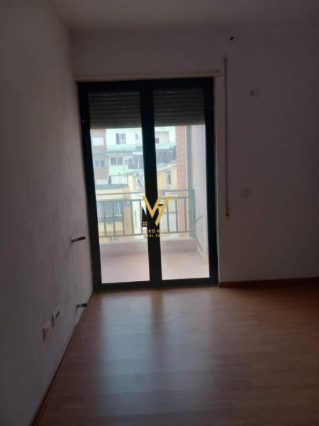 Tirane, shitet apartament 2+1 Kati 5, 126 m² 164.000 Euro (KODRA E DIELLIT)