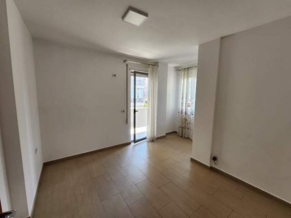 Tirane, jepet me qera apartament 1+1+BLK Kati 2, 73 m² 500 Euro (Don Bosko)