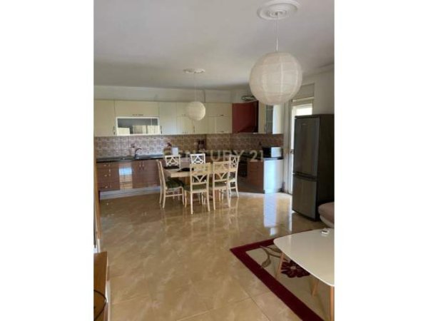 Tirane, jepet me qera apartament 2+1+BLK Kati 5, 110 m² 500 Euro (Don Bosco)
