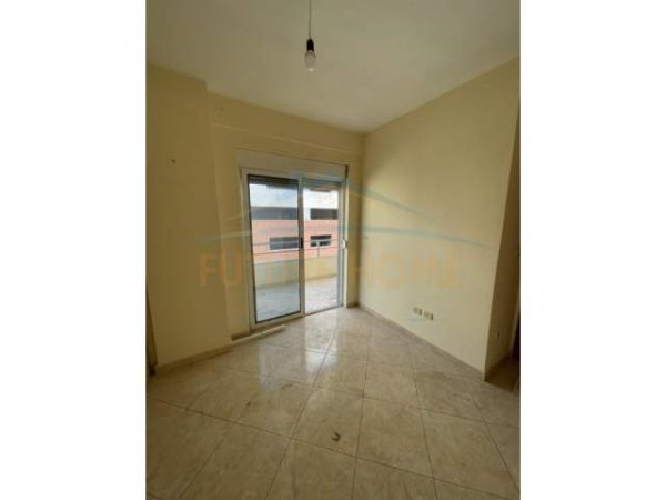 Tirane, jepet me qera apartament 3+1+BLK Kati 4, 140 m² 350 Euro
