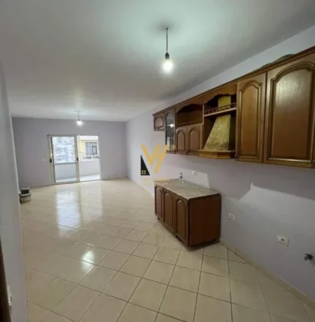 Tirane, shitet apartament 1+1 Kati 2, 86 m² 103.200 Euro (FRESKU)
