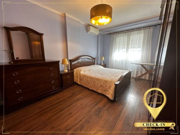 Tirane, jepet me qera apartament 2+1+A+BLK Kati 8, 102 m² 700 Euro (Pazari i Ri)