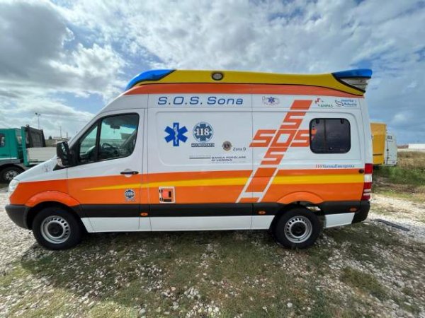 Durres, shitet Mercedes-Benz Sprinter  Ambulance Viti 2009,