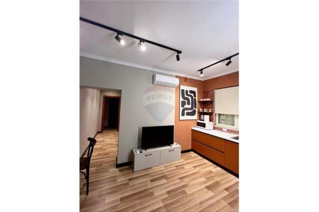 Tirane, jepet me qera apartament 2+1+BLK Kati 5, 76 m² 550 Euro (Myslym Shyri)