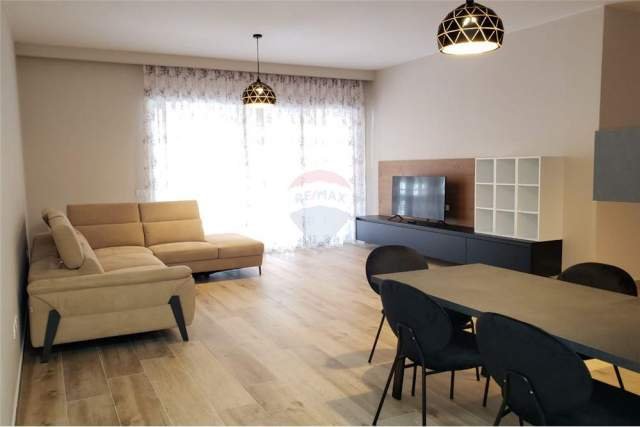 Tirane, ofert apartament 2+1+BLK Kati 5, 125 m² 800 Euro (Rruga e Kavajes)