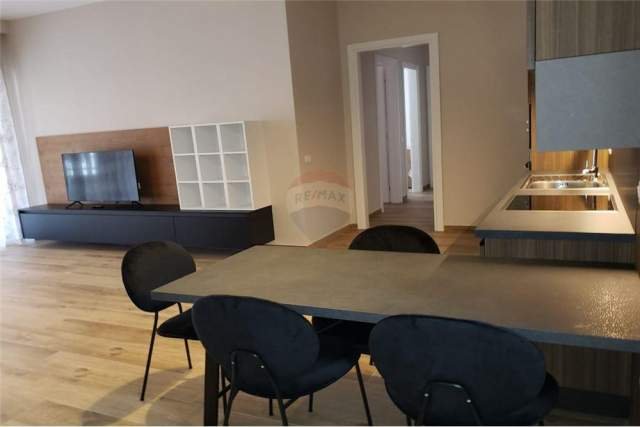 Tirane, ofert apartament 2+1+BLK Kati 5, 125 m² 800 Euro (Rruga e Kavajes)