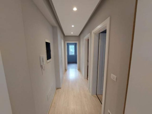 Tirane, jepet me qera apartament 3+1+BLK Kati 2, 145 m² 1.300 Euro (TEG)