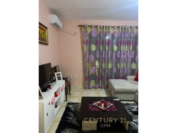 Tirane, jepet me qera apartament 1+1+BLK Kati 5, 61 m² 350 Euro (Komuna e Parisit)