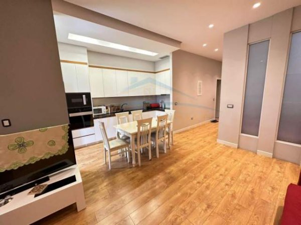 Tirane, shitet apartament Kati 9, 119 m² 140.000 Euro (Teodor Keko)