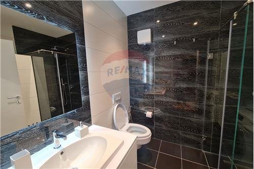 Tirane, shitet apartament 2+1 Kati 4, 126 m² 385.000 Euro