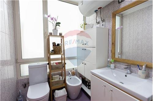 Tirane, shitet apartament 3+1 Kati 2, 152 m² 269.000 Euro