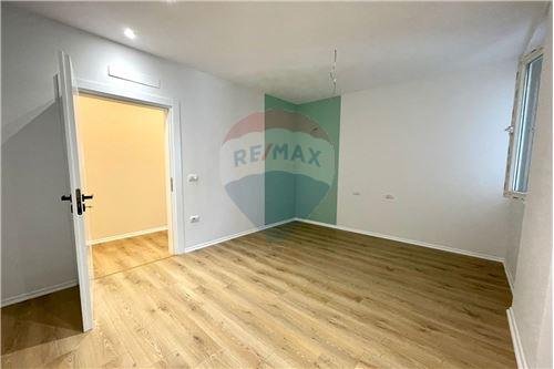 Tirane, shitet apartament 2+1+BLK Kati 2, 164.000 Euro