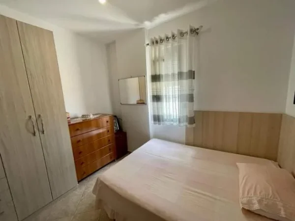 Tirane, jepet me qera apartament 2+1+BLK Kati 6, 95 m² 600 Euro (rruga mine peza)