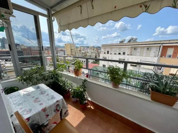Tirane, jepet me qera apartament Kati 6, 76 m² 550 Euro (Mine Peza)