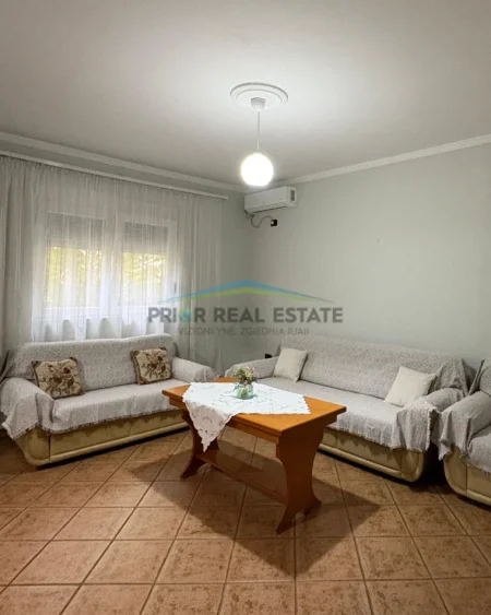 Tirane, jepet me qera apartament 1+1 Kati 2, 71 m² 50.000 ALL (Laprake)