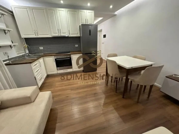 Tirane, jepet me qera 1+1 Kati 0, 70 m² 500 €