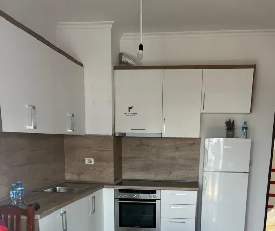 Tirane, jepet me qera apartament 1+1 Kati 2, 65 m² 450 € (ASTIR)