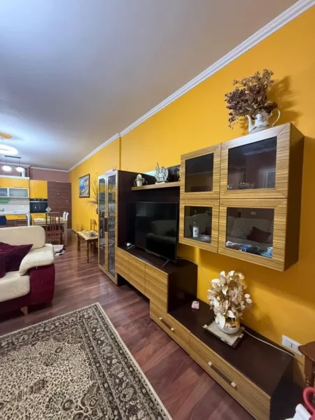 Tirane, jepet me qera apartament 2+1 Kati 6, 135 m² 600 € (Don Bosko)