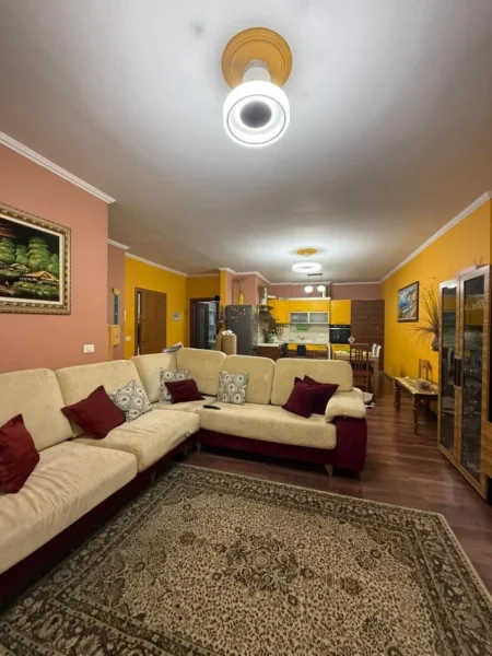 Tirane, jepet me qera apartament 2+1 Kati 6, 135 m² 600 € (Don Bosko)