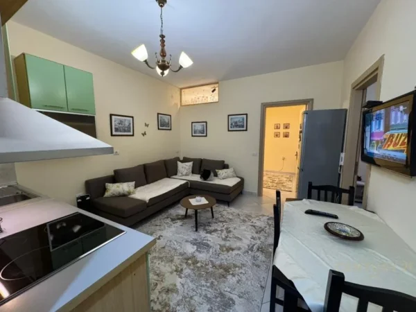 Tirane, shes apartament 2+1 Kati 2, 65 m² 115.000 € (liqeni i thate)