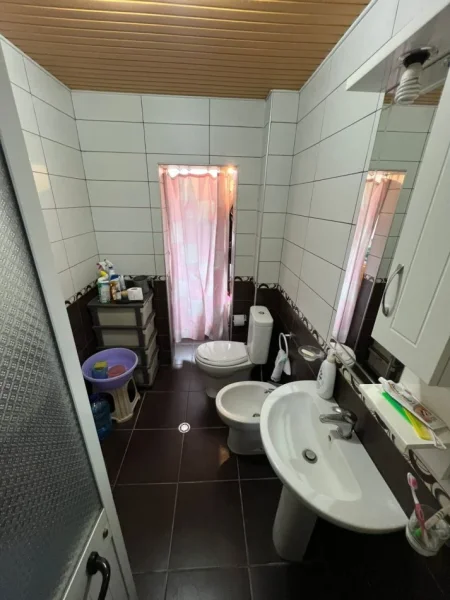 Tirane, jepet me qera apartament 3+1 Kati 4, 73 m² 128.000 € (Rruga Irfan Tomini)