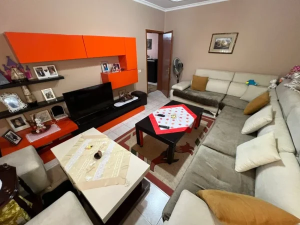 Tirane, jepet me qera apartament 3+1 Kati 4, 73 m² 128.000 € (Rruga Irfan Tomini)