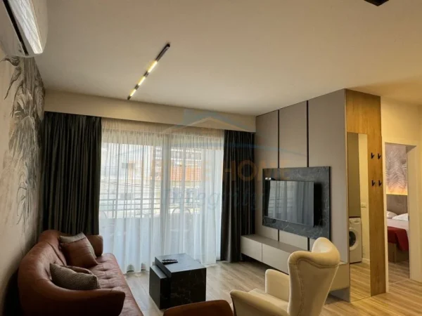 Tirane, shitet apartament 1+1 Kati 1, 66 m² (selvia)