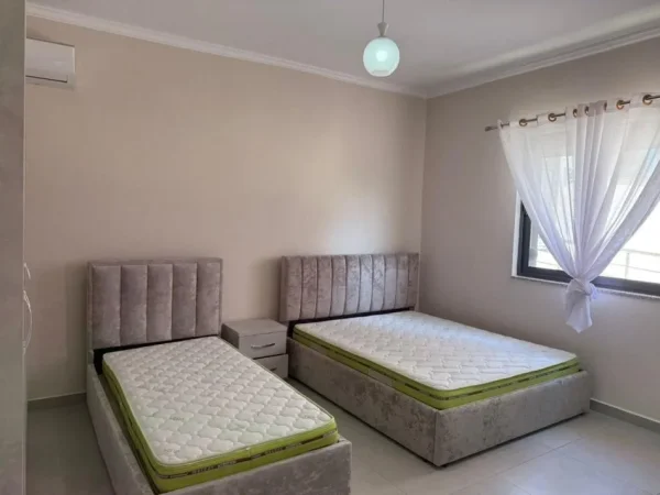 Tirane, jepet me qera , 