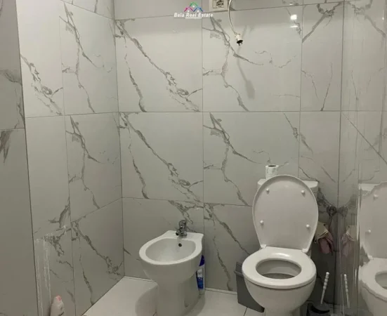 Tirane, jepet me qera apartament 1+1 Kati 1, 67 m² 520 € (Rruga e Dibres)