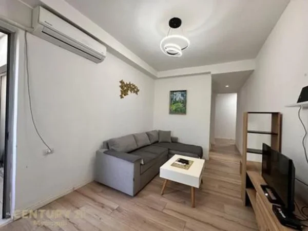 Tirane, shes apartament 2+1 Kati 1, 72 m² 90.000 € (Shkoze)