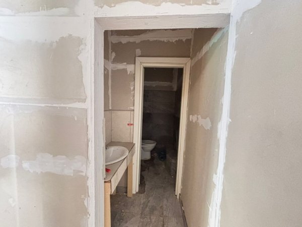 Tirane, jepet me qera ambjent biznesi Kati 0, 200 m² 2.080 € (Rruga Anton Lufi)